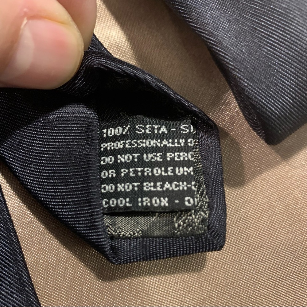 Gianni Versace Black tie - Picture 4 of 5